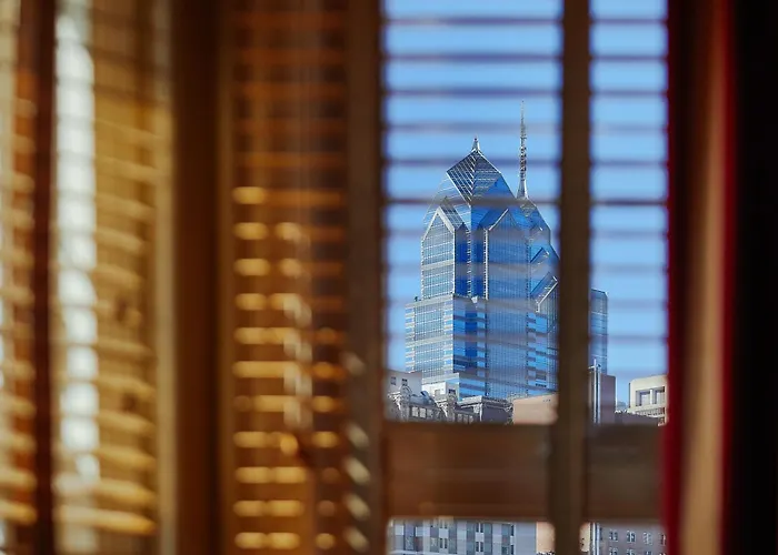 Best Hotels Near The Met Philadelphia