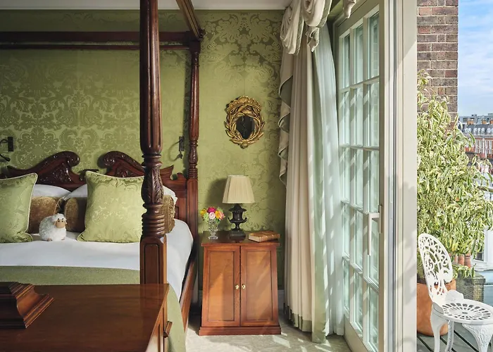 best hotels for new year's eve london