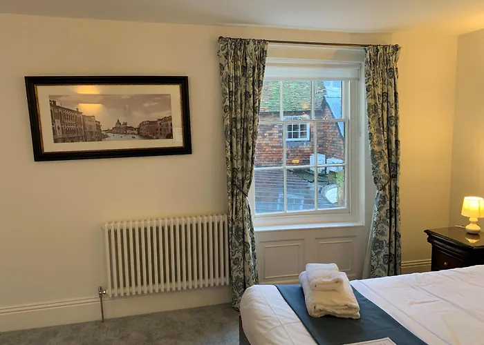 Best Hotels in Canterbury with Parking