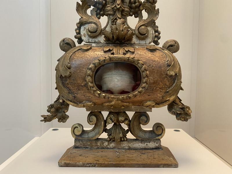 Schedel in Stedelijk Museum in Breda